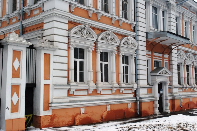Custom Window Fit on a Historic Property